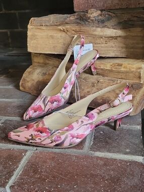 Liz Claiborne Pink Floral Slingback Kitten Heels